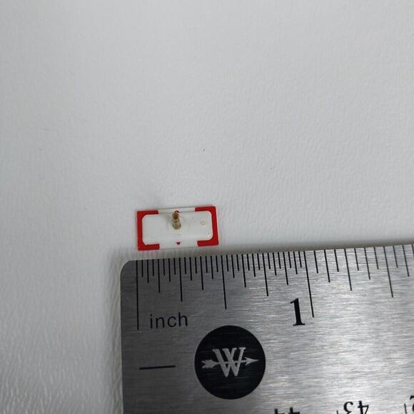 Vintage Canadian Flag Lapel Pin‎ Hat Pin Tie Pin - Picture 3 of 3